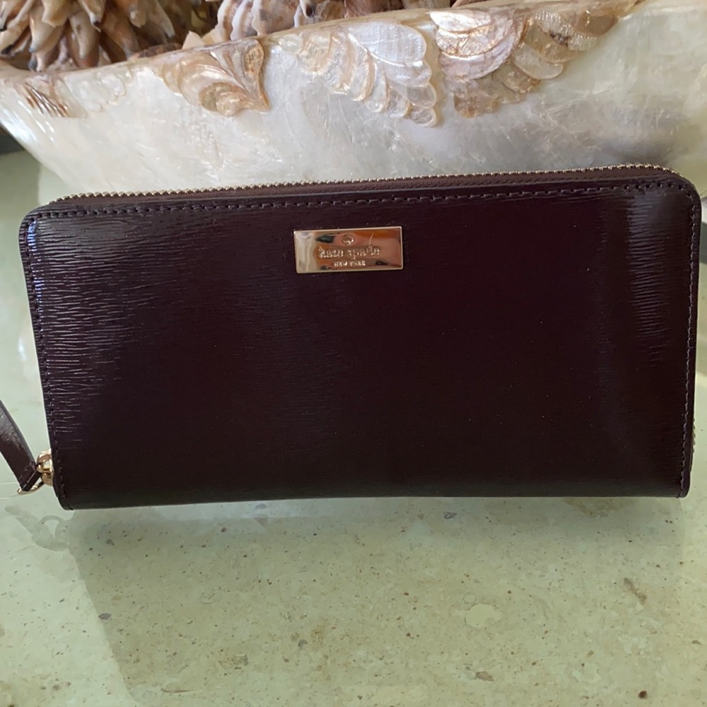 KATE SPADE PURPLE WALLET. BRAND NEW